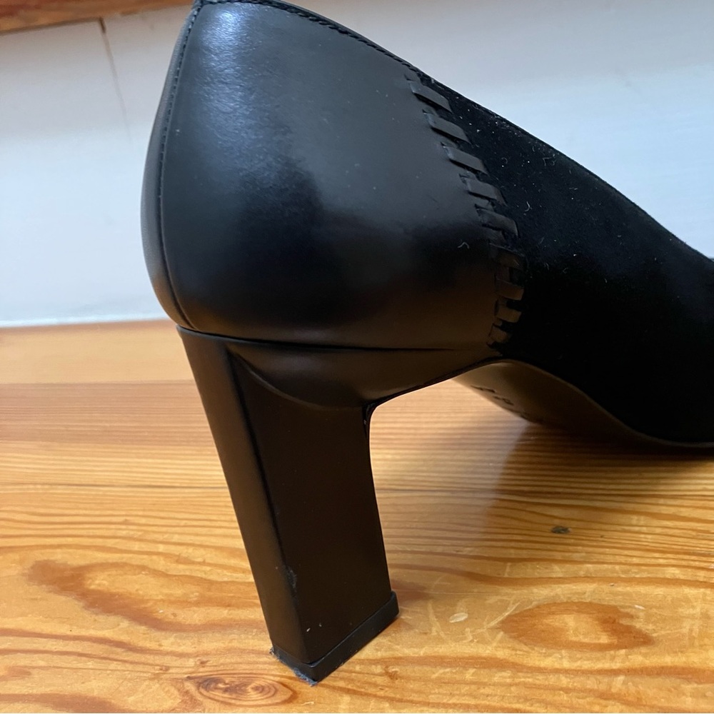 St. John Black Cap Toe Suede & Leather Heels Shoes Italy Designer 8.5 AA Narrow - Picture 8 of 13